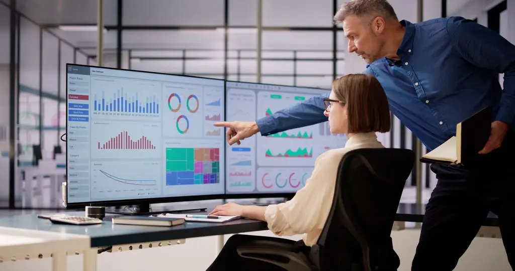 shutterstock_2440815145.webp 8 leistungsstarke Tools für die HR-Automatisierung